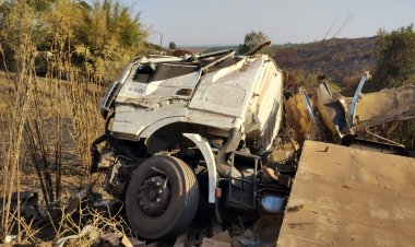 Caminhoneiro morre em capotamento na MGC-452, em Perdizes