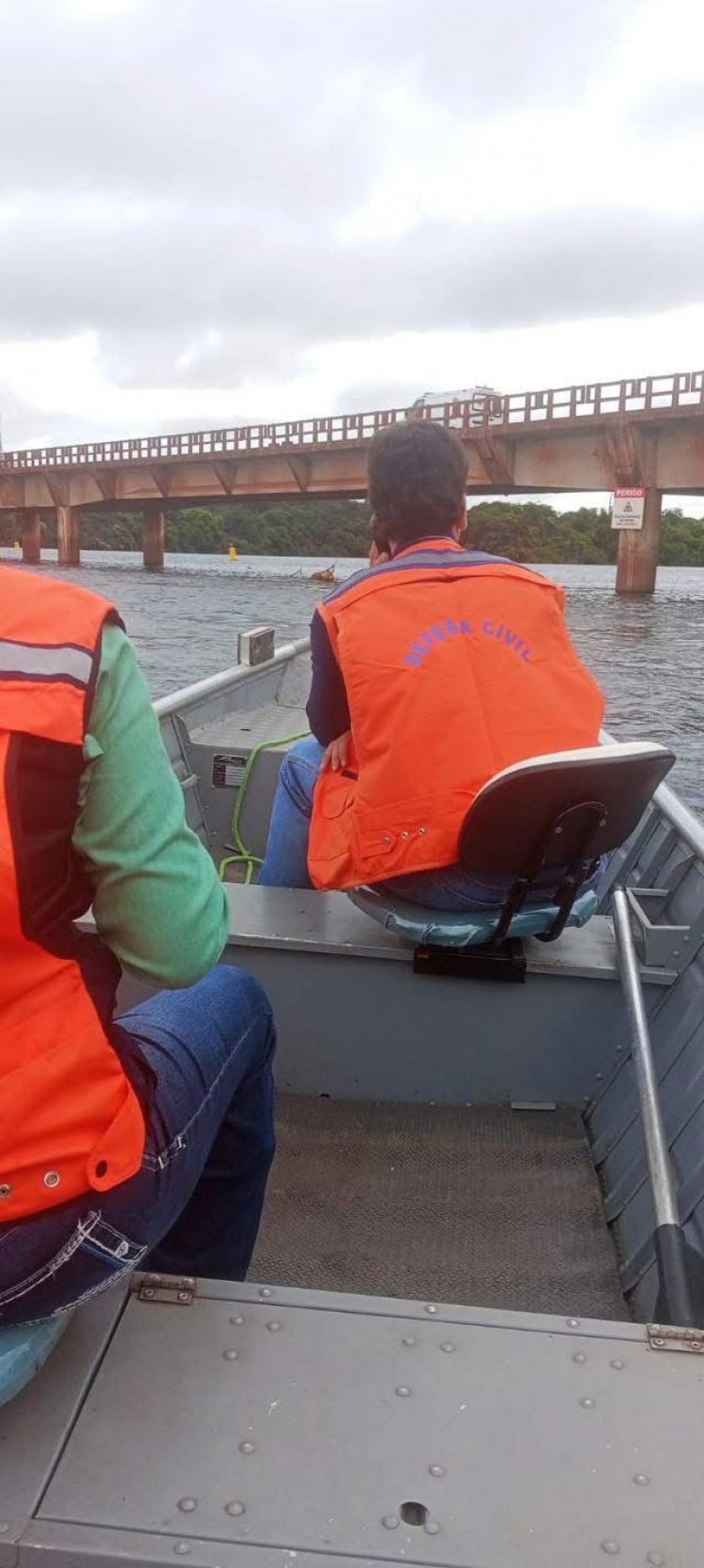 Rachaduras em pilar colocam ponte do Rio Grande sob alerta e tráfego é restringido na divisa MG–SP